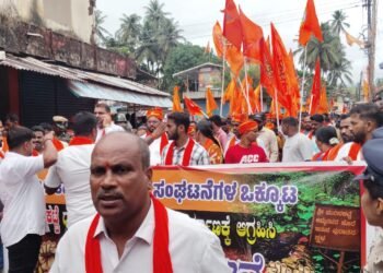 ಮುರಿನಕಟ್ಟೆ ಧ್ವಂಸ ಖಂಡಿಸಿ ಭಟ್ಕಳ ಬಂದ್: 3 ಸಾವಿರಕ್ಕೂ ಅಧಿಕ ಜನರಿಂದ ಬೃಹತ್ ಪ್ರತಿಭಟನೆ