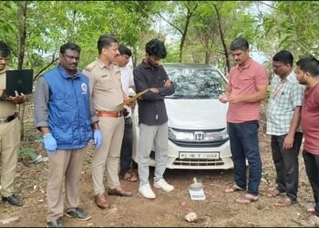 ಭಟ್ಕಳದಲ್ಲಿ ಗಾಂಜಾ ಮಾರಾಟ ಜಾಲದ ಮೇಲೆ ಪೊಲೀಸರ ದಾಳಿ: ಕಾರು ಸಮೇತ ಯುವಕ ಬಂಧನ