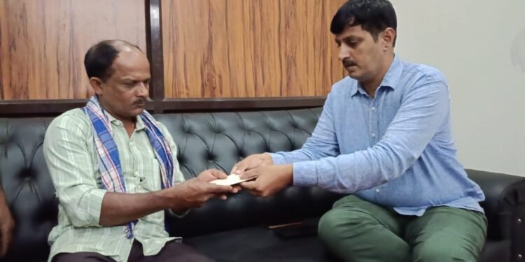 ಶಿರಸಿಯಲ್ಲಿ ಹಾವು ಕಚ್ಚಿ ಬಾಲಕ ಸಾವು – ಸರ್ಕಾರಿ ಆಸ್ಪತ್ರೆ ವೈದ್ಯರ ನಿರ್ಲಕ್ಷ್ಯದಿಂದ ಮಗನನ್ನು ಕಳೆದುಕೊಂಡೆ ಎಂದು ತಂದೆಯ ಆರೋಪ