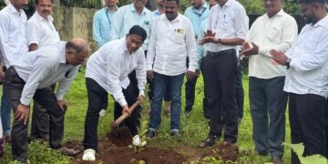 ಸಹಕಾರ ಸಪ್ತಾಹ ಅಂಗವಾಗಿ ಭಟ್ಕಳದ ಬೆಳಕೆ ಗ್ರಾಮೀಣ ವ್ಯವಸಾಯ ಸಹಕಾರ ಸಂಘದಿಂದ ಗಿಡ ನೆಡುವ ಕಾರ್ಯಕ್ರಮ