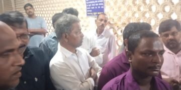 ಭಟ್ಕಳ ಸರ್ಕಾರಿ ಆಸ್ಪತ್ರೆ ವೈದ್ಯ ಡಾ.ಅರುಣ್ ಕುಮಾರ್ ವಿರುದ್ಧ ಅನಾಮಧೇಯ ದೂರು: ನಿಷ್ಪಕ್ಷಪಾತ ತನಿಖೆಗೆ ಆಗ್ರಹಿಸಿ ಸಾಮಾಜಿಕ ಹೋರಾಟಗಾರ ಅಣ್ಣಪ್ಪ ನಾಯ್ಕ್ ಅಭಿಹಿತ್ಲು ನೇತೃತ್ವದಲ್ಲಿ ಸಾರ್ವಜನಿಕರ ಪ್ರತಿಭಟನೆ