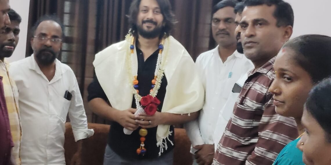 ಭಟ್ಕಳದಲ್ಲಿ ನಟ ಚೇತನ ಅಹಿಂಸಾ: ಹೊಸ ರಾಜಕೀಯ ಪಕ್ಷದ ಘೋಷಣೆ, ಭ್ರಷ್ಟಾಚಾರ ಹಾಗೂ ಪರಿಸರ ವಿಚಾರಕ್ಕೆ ಆದ್ಯತೆ