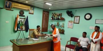 ಭಟ್ಕಳದಲ್ಲಿ ಗಣಪತಿ ಪೆಂಡಾಲ್‌ಗೆ ಕಲ್ಲುತೂರಾಟ: ವಿಸರ್ಜನೆ ಹಿನ್ನೆಲೆಯಲ್ಲಿ ಬಿಗಿ ಪೊಲೀಸ್ ಬಂದೋಬಸ್ತ್
