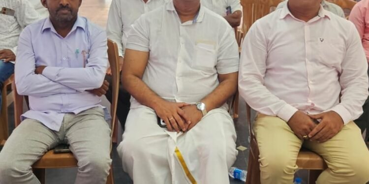 ಭಟ್ಕಳ ತಾಲೂಕ ನಾಮಧಾರಿ ಸಮಾಜದ ಅಧ್ಯಕ್ಷರಾಗಿ ಹಾಗೂ ನಿಚ್ಚಲಮಕ್ಕಿ ದೇವಸ್ಥಾನದ ನೂತನ ಅಧ್ಯಕ್ಷರಾಗಿ ಹೈಕೋರ್ಟ್ ವಕೀಲರಾದ ನಾಗೇಂದ್ರ ನಾಯ್ಕ್ ಆಯ್ಕೆ: ಆಡಳಿತ ಮಂಡಳಿಗೆ ನೂತನ ಪದಾಧಿಕಾರಿಗಳ ನೇಮಕ; ಸಮಾಜದ ಅಭಿವೃದ್ಧಿಗೆ ಒತ್ತು ನೀಡುವ ನಿರೀಕ್ಷೆ